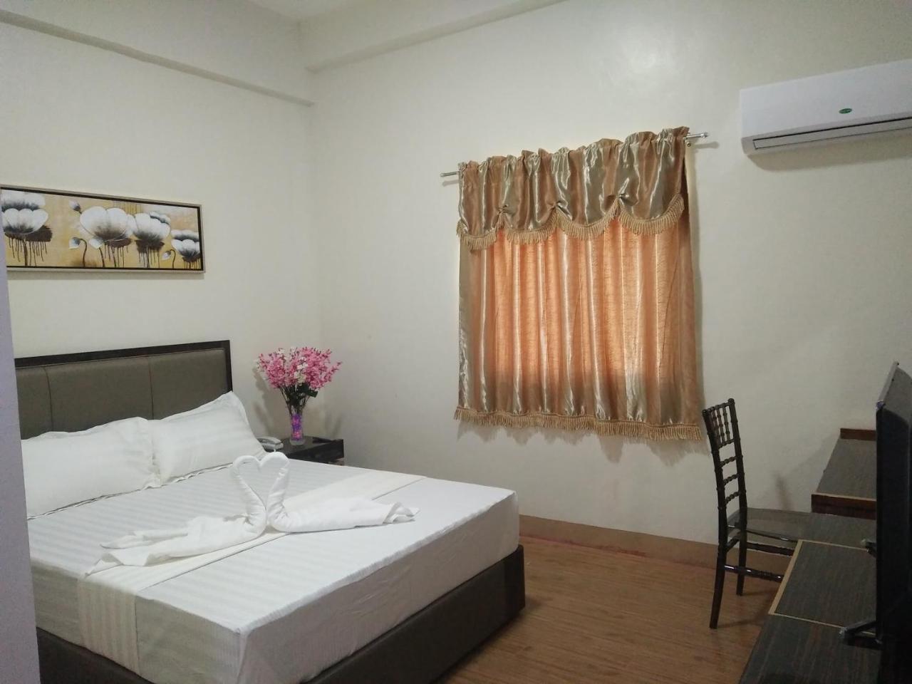 Meaco Royal Hotel - Batangas City Екстериор снимка