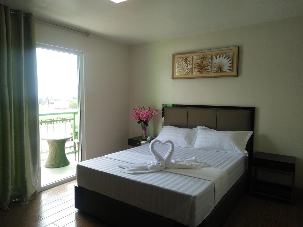 Meaco Royal Hotel - Batangas City Екстериор снимка