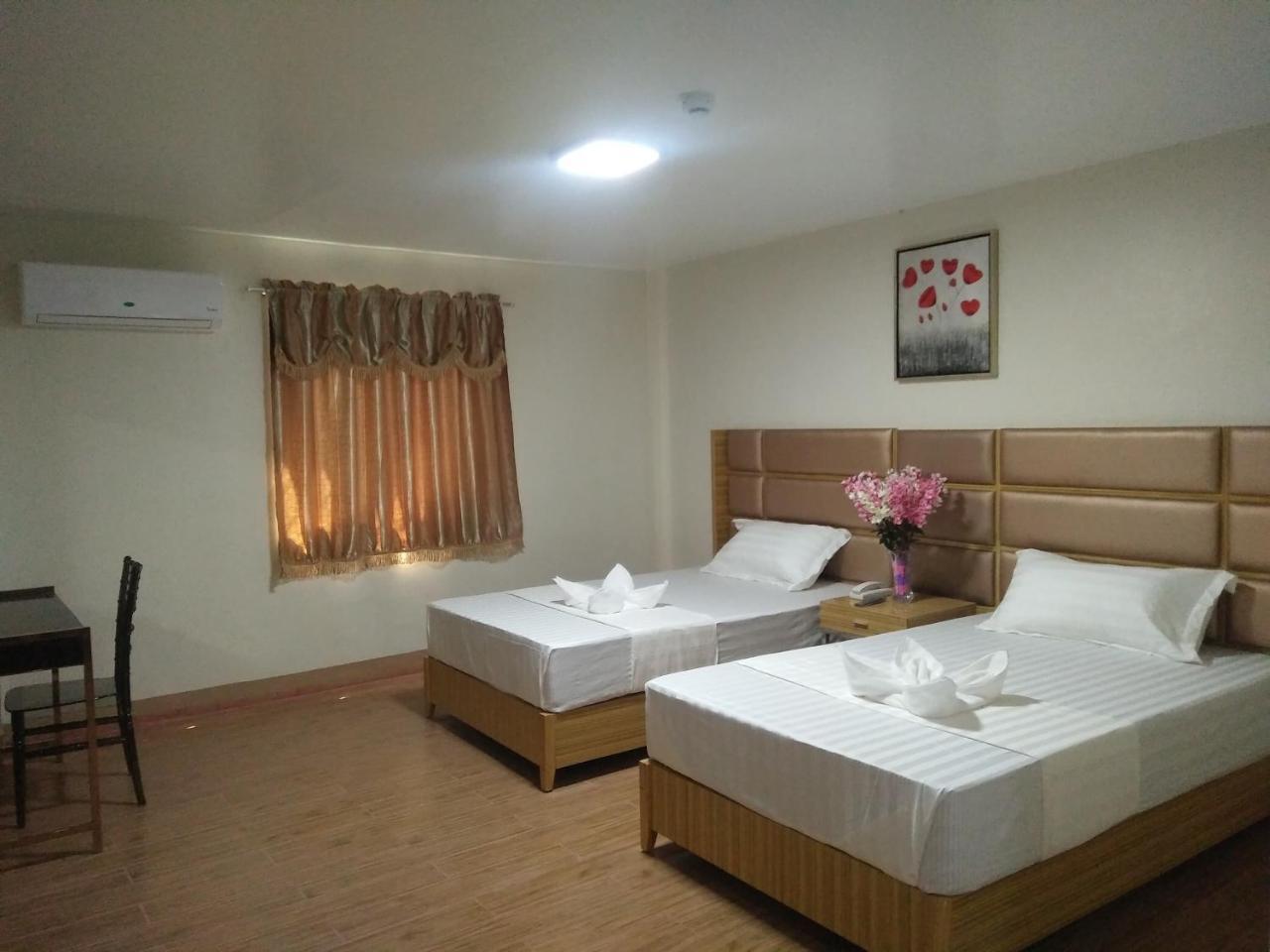 Meaco Royal Hotel - Batangas City Екстериор снимка