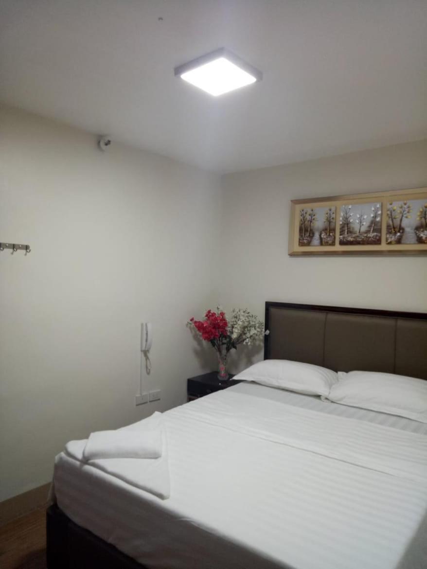 Meaco Royal Hotel - Batangas City Екстериор снимка