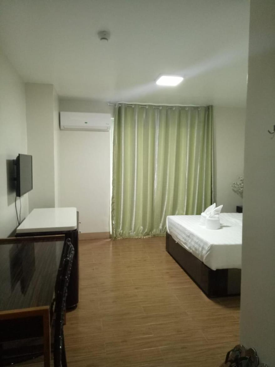 Meaco Royal Hotel - Batangas City Екстериор снимка
