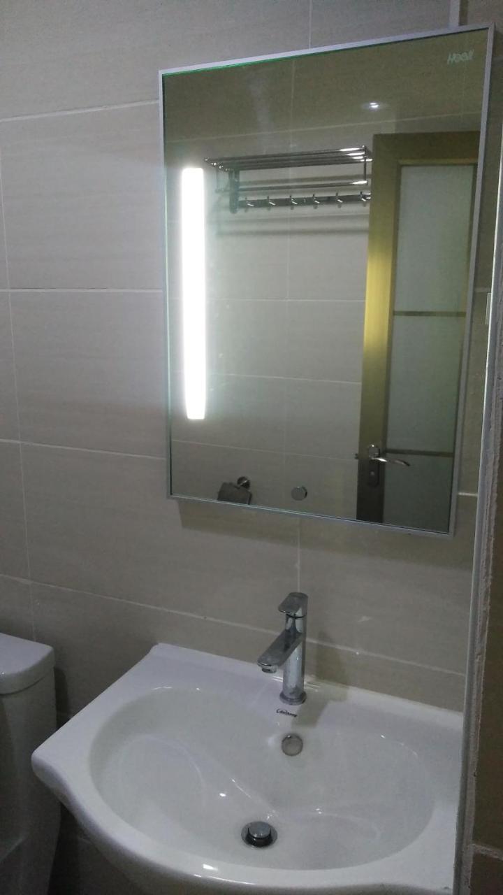Meaco Royal Hotel - Batangas City Екстериор снимка