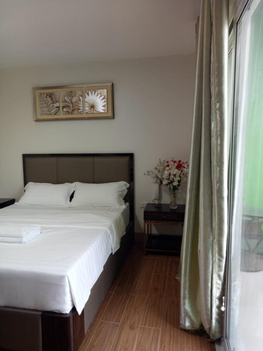 Meaco Royal Hotel - Batangas City Екстериор снимка