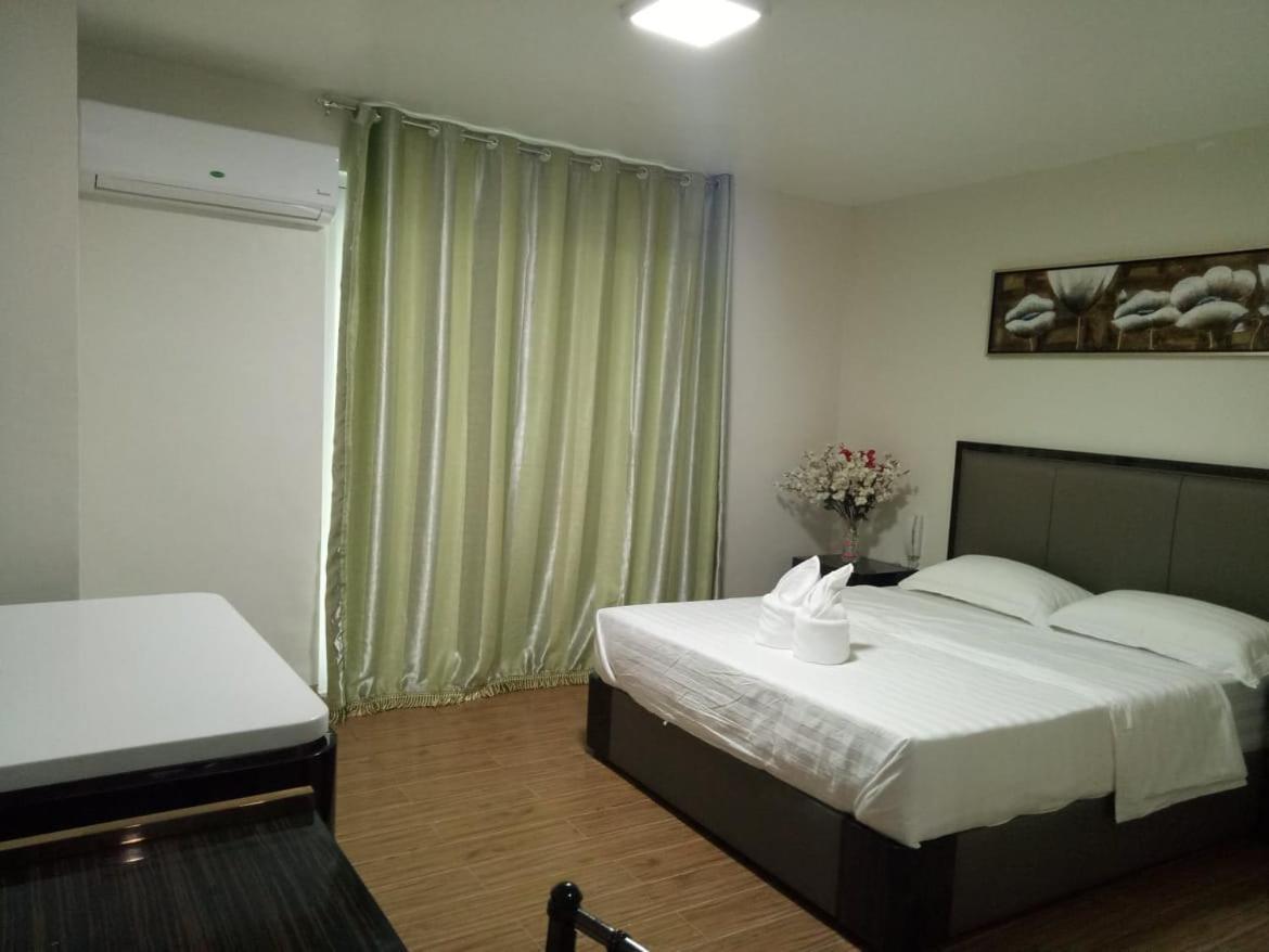 Meaco Royal Hotel - Batangas City Екстериор снимка